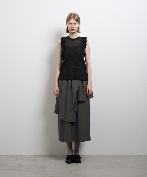 LANVIN en Bleu(ランバンオンブルー)の「フリルノースリーブニット(ニット/セーター・レディース・イエロー/ブラウン/ブラック・38)」の4枚目の写真