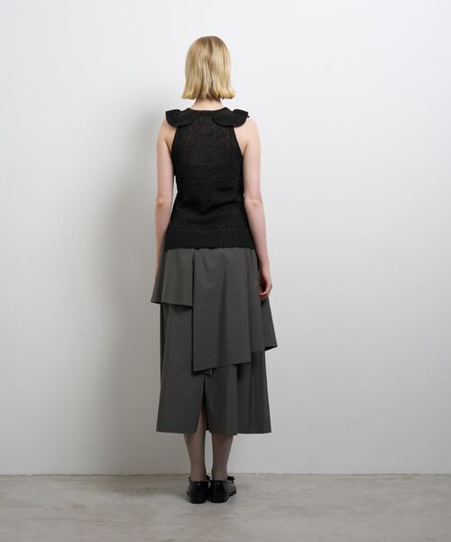 LANVIN en Bleu(ランバンオンブルー)の「フリルノースリーブニット(ニット/セーター・レディース・イエロー/ブラウン/ブラック・38)」の6枚目の写真