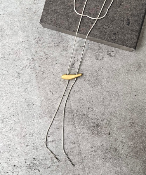 styiro(スタイロ)の「ニッケルフリー マットメタルループタイネックレス(ネックレス・レディース・シルバー/シルバー×ゴールド・FREE)」の6枚目の写真