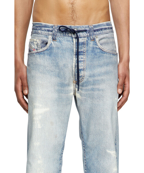 DIESEL（ディーゼル）の「メンズ リラックスフィットデニムパンツ ジョグジーンズ 2080 D-REEL JOGG（デニムパンツ・メンズ・ライトインディゴブルー・36inch/32inch/26inch/30inch/28inch）」の3枚目の写真