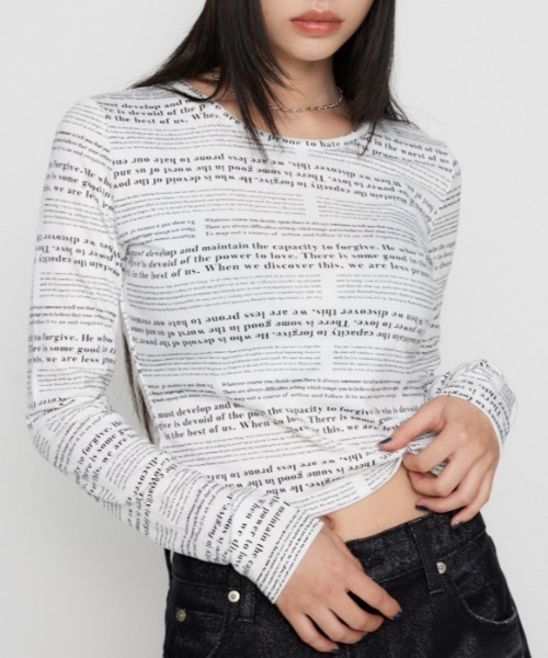 LAGUA GEM（ラグアジェム）の「SENTENCE LOGO PRINT トップス（Tシャツ/カットソー・レディース・ネイビー/ブラック/ホワイト・FREE）」の2枚目の写真