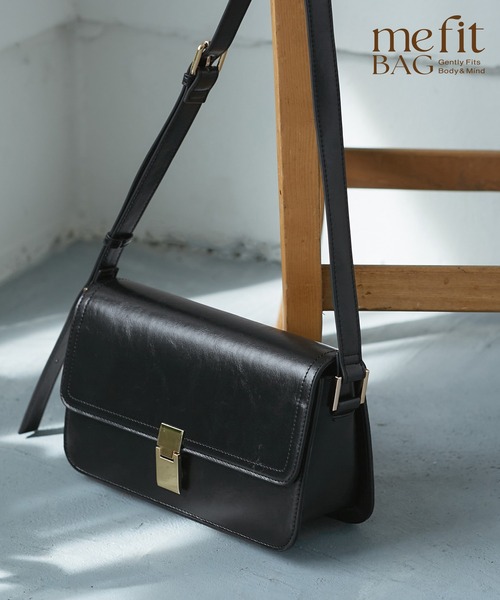 ROPE' PICNIC(ロペピクニック)の「【WEB限定カラー】me fit BAG バーチカルラインワイドショルダーバッグ(ショルダーバッグ・レディース・ボルドー/グレー系その他/ブラック/ダークグリーン・FREE)」の2枚目の写真