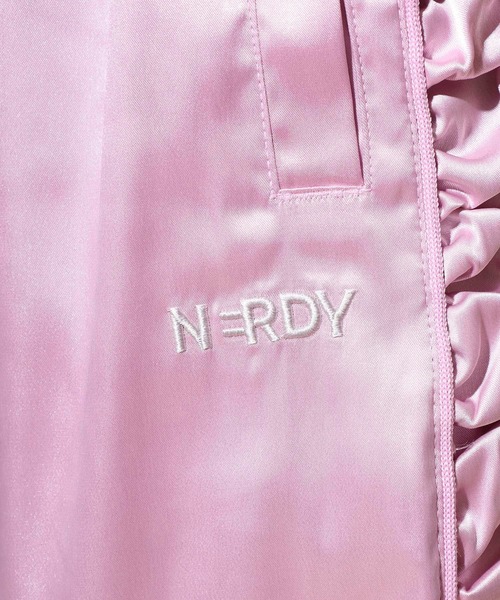 NERDY（ノルディ）の「サテンバイカートラックパンツ（スウェットパンツ・レディース・ピンク/ネイビー/ブラック・SS/S/M）」の8枚目の写真