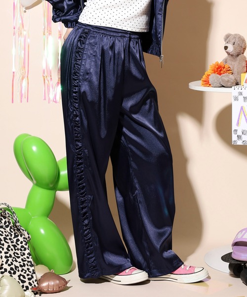 NERDY（ノルディ）の「サテンバイカートラックパンツ（スウェットパンツ・レディース・ピンク/ネイビー/ブラック・SS/S/M）」の17枚目の写真