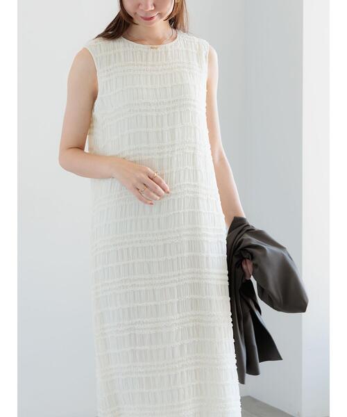 Te chichi(テチチ)の「ミニフリルボーダーワンピース(ワンピース・レディース・オフホワイト/チャコールグレー・F)」の1枚目の写真