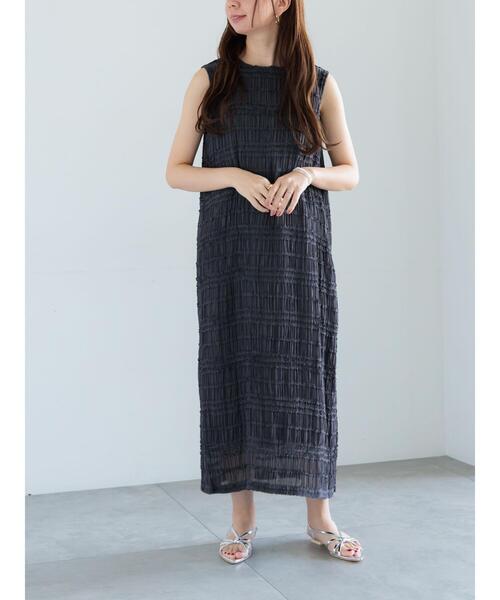 Te chichi(テチチ)の「ミニフリルボーダーワンピース(ワンピース・レディース・オフホワイト/チャコールグレー・F)」の2枚目の写真