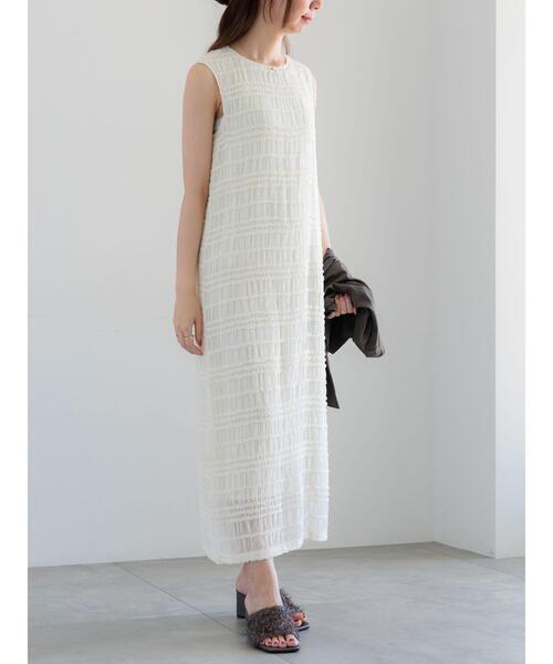 Te chichi(テチチ)の「ミニフリルボーダーワンピース(ワンピース・レディース・オフホワイト/チャコールグレー・F)」の7枚目の写真