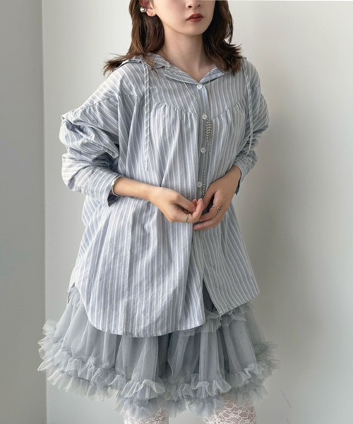 Jewelobe(ジュエローブ)の「BIGフードストライプドルマンルーズシャツ(シャツ/ブラウス・レディース・ブルー/アイボリー・FREE)」の6枚目の写真