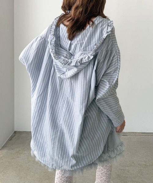 Jewelobe(ジュエローブ)の「BIGフードストライプドルマンルーズシャツ(シャツ/ブラウス・レディース・ブルー/アイボリー・FREE)」の9枚目の写真
