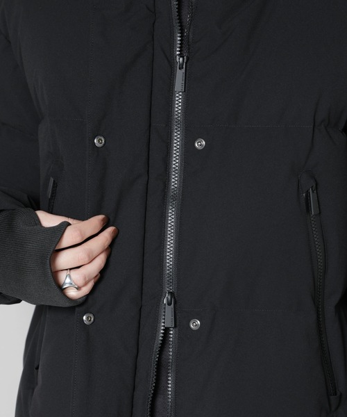 NANO universe（ナノユニバース）の「「西川ダウン(R)」ソロテックスAラインダウン（ダウンジャケット/コート・レディース・オフホワイト/ブラック/モカ・M/S）」の18枚目の写真