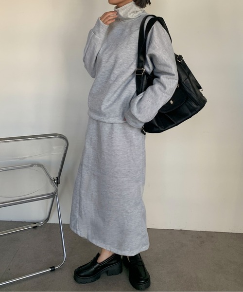 Maison Calme(メゾンカルム)の「【上下セット】ボリューム ハイネックスウェット スリットスカート セットアップ リラックスウェア(セットアップ・レディース・ピンク/グレー/ブラック・M/L)」の11枚目の写真