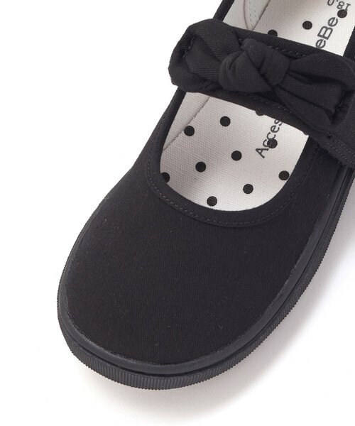 BeBe（ベベ）の「リボン付きベルクロストラップシューズ(13~19cm)（スニーカー・キッズ・ブラック・15.0cm/18.0cm/19.0cm/17.0cm/16.0cm/13.0cm/13.5cm/14.0cm）」の5枚目の写真