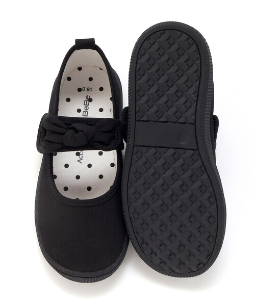 BeBe（ベベ）の「リボン付きベルクロストラップシューズ(13~19cm)（スニーカー・キッズ・ブラック・15.0cm/18.0cm/19.0cm/17.0cm/16.0cm/13.0cm/13.5cm/14.0cm）」の3枚目の写真