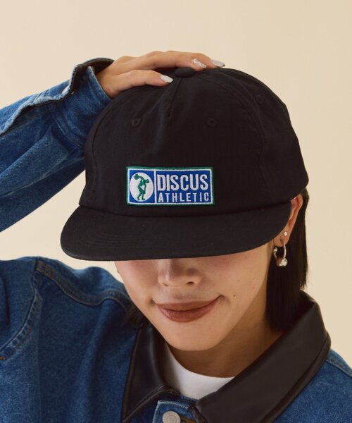 DISCUS（ディスカス）の「【DISCUS】刺繍ロゴウォッシュコットンキャップ（キャップ・レディース・グリーン/ブラウン/ブラック/チャコールグレー・ONE SIZE）」の2枚目の写真