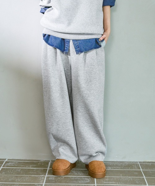 LAKOLE(ラコレ)の「カットイージーコクーンパンツ / 593617(スウェットパンツ・レディース・ブラック/グレー/ブラウン・FREE)」の3枚目の写真
