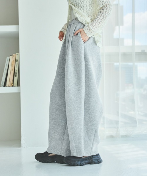 LAKOLE(ラコレ)の「カットイージーコクーンパンツ / 593617(スウェットパンツ・レディース・ブラック/グレー/ブラウン・FREE)」の16枚目の写真