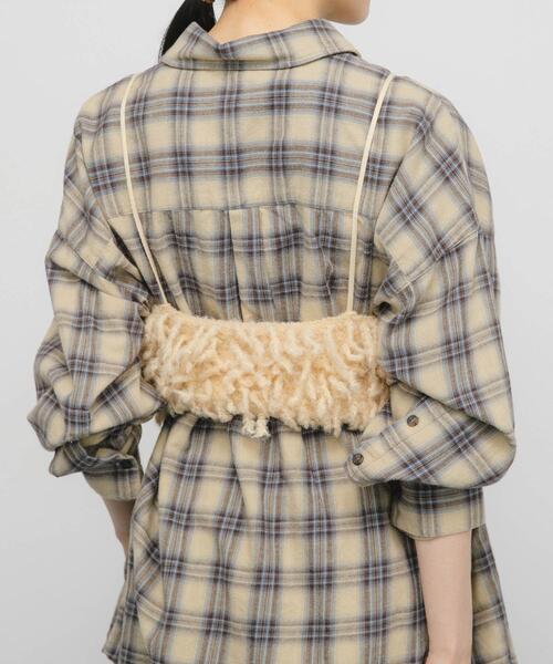 KBF（ケイビーエフ）の「マイクロフリンジブラ（その他トップス・レディース・チャコールグレー/ベージュ・ONE）」の4枚目の写真