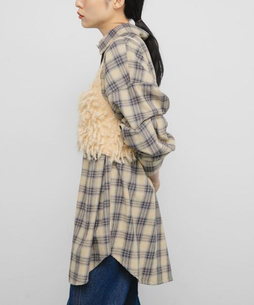 KBF（ケイビーエフ）の「マイクロフリンジブラ（その他トップス・レディース・チャコールグレー/ベージュ・ONE）」の5枚目の写真