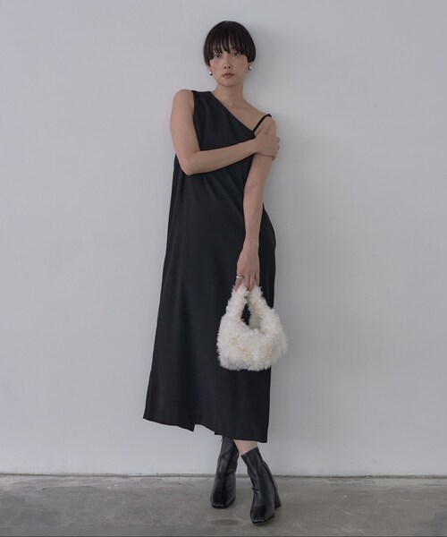 GALLEST（ギャレスト）の「フェイクファーマイクロバッグ（ハンドバッグ・レディース・アイボリー/ダークブラウン系4/ブラック・00）」の4枚目の写真