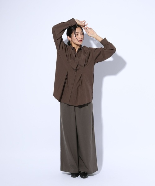 GLOBAL WORK（グローバルワーク）の「タックデザインシャツ長袖/599669（シャツ/ブラウス・レディース・サックスブルー/ブラウン/ネイビー・FREE）」の6枚目の写真