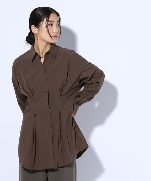 GLOBAL WORK（グローバルワーク）の「タックデザインシャツ長袖/599669（シャツ/ブラウス・レディース・サックスブルー/ブラウン/ネイビー・FREE）」の7枚目の写真