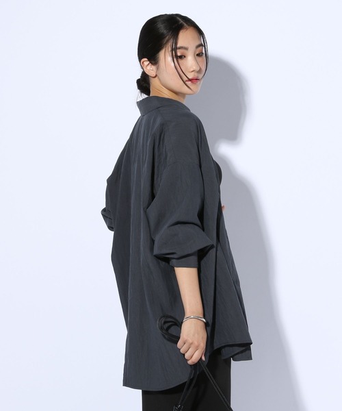 GLOBAL WORK（グローバルワーク）の「タックデザインシャツ長袖/599669（シャツ/ブラウス・レディース・サックスブルー/ブラウン/ネイビー・FREE）」の21枚目の写真