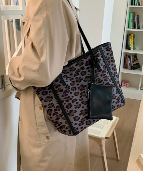 gossip!ロサンゼルス(ゴシップロサンゼルス)の「【A4収納可】Y2Kレオパード柄ビッグトートバッグ/ショルダーバッグ(トートバッグ・レディース・グレー/ブラウン・FREE)」の3枚目の写真