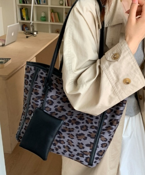 gossip!ロサンゼルス(ゴシップロサンゼルス)の「【A4収納可】Y2Kレオパード柄ビッグトートバッグ/ショルダーバッグ(トートバッグ・レディース・グレー/ブラウン・FREE)」の5枚目の写真