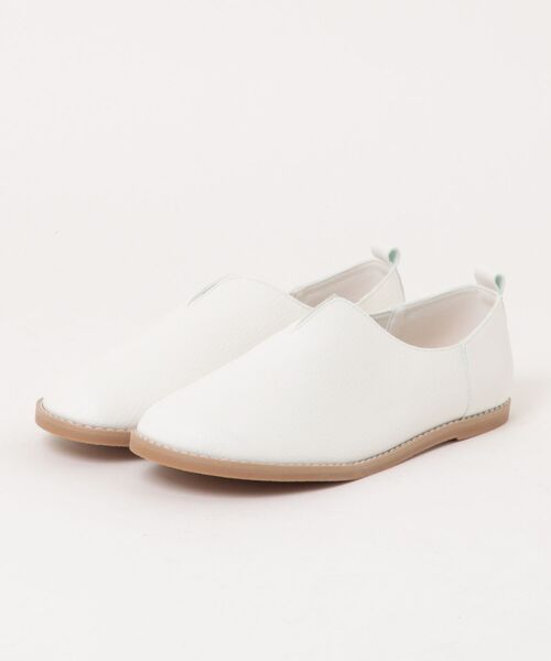 and it_(アンドイット)の「ソフトスリッポン(スリッポン・レディース・アイボリー/ブラック・M/L)」の1枚目の写真