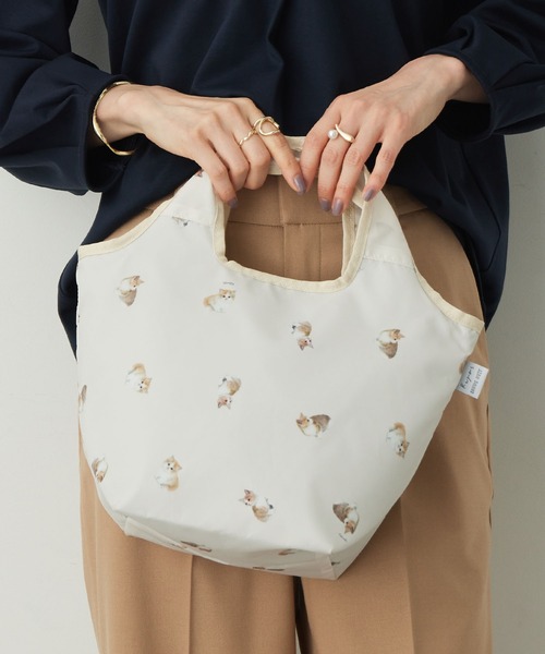 CROSSPLUS ONLINE(クロスプラスオンライン)の「モチーフプリント保冷保温コンパクトミニエコバッグ【猫柄・犬柄・うさぎ柄】(エコバッグ/サブバッグ・レディース・ホワイト/ライトグレー/ベージュ・フリー)」の2枚目の写真