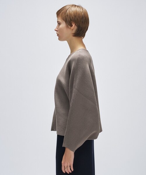 cloenc（クロエンス）の「【手洗い可】ドルマンケープニットカーディガン（カーディガン/ボレロ・レディース・ライトイエロー系/ブラック/ブラウン系その他・02）」の6枚目の写真