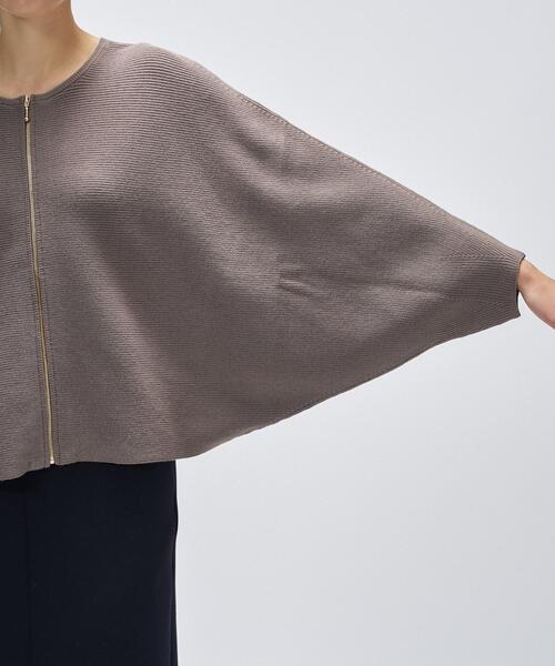 cloenc（クロエンス）の「【手洗い可】ドルマンケープニットカーディガン（カーディガン/ボレロ・レディース・ライトイエロー系/ブラック/ブラウン系その他・02）」の9枚目の写真