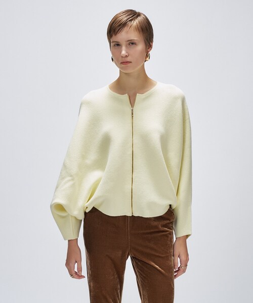 cloenc（クロエンス）の「【手洗い可】ドルマンケープニットカーディガン（カーディガン/ボレロ・レディース・ライトイエロー系/ブラック/ブラウン系その他・02）」の20枚目の写真