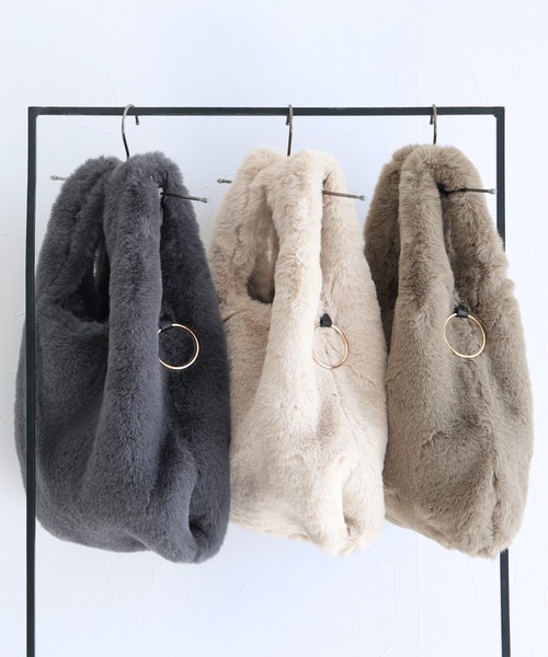 reca（レカ）の「ラビット風ファートートバッグ（トートバッグ・レディース・ライトベージュ/グレー/ベージュ・ONE SIZE）」の17枚目の写真