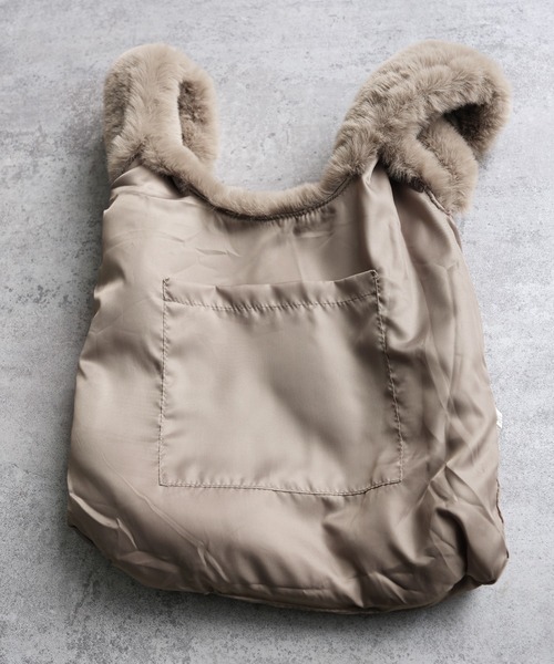 reca（レカ）の「ラビット風ファートートバッグ（トートバッグ・レディース・ライトベージュ/グレー/ベージュ・ONE SIZE）」の20枚目の写真