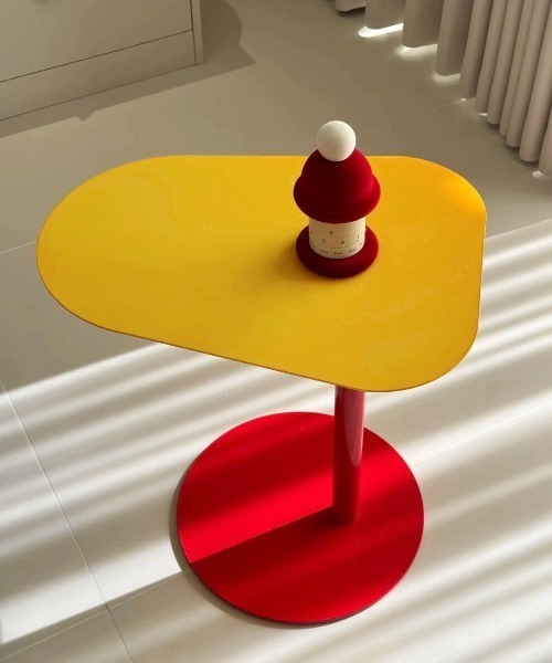 Made in I（メイドインアイ）の「Post Modern Unique side Table（家具