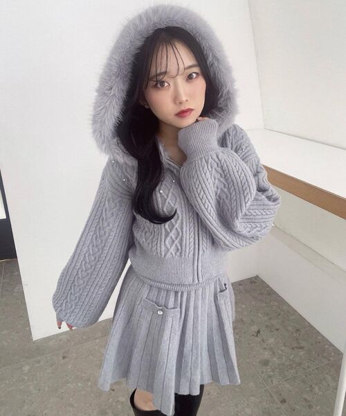 MAJESTIC LEGON（マジェスティックレゴン）の「キラキラフード付きニットパーカー（パーカー・レディース・アイボリー/ブラック/ベージュ/グレー・MEDIUM）」の4枚目の写真