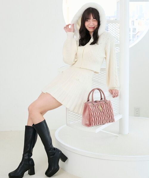 MAJESTIC LEGON（マジェスティックレゴン）の「キラキラフード付きニットパーカー（パーカー・レディース・アイボリー/ブラック/ベージュ/グレー・MEDIUM）」の2枚目の写真