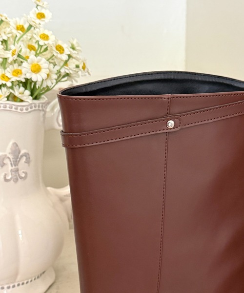 on:nue（オンニュ）の「【on:nue】[3色展開/5サイズ展開] ベルトアクセントロングブーツ（ブーツ・レディース・アイボリー/ブラック/ブラウン・23.0cm/23.5cm/24.0cm/24.5cm/25.0cm）」の22枚目の写真