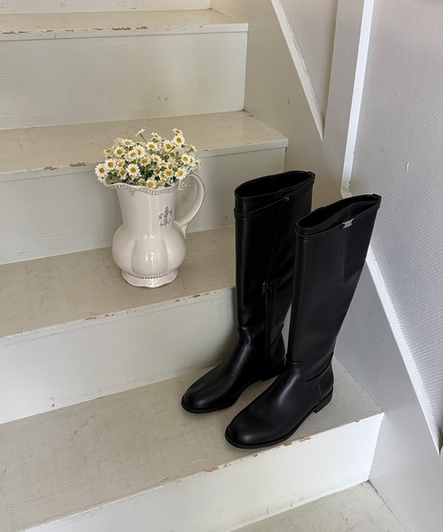 on:nue（オンニュ）の「【on:nue】[3色展開/5サイズ展開] ベルトアクセントロングブーツ（ブーツ・レディース・アイボリー/ブラック/ブラウン・23.0cm/23.5cm/24.0cm/24.5cm/25.0cm）」の14枚目の写真