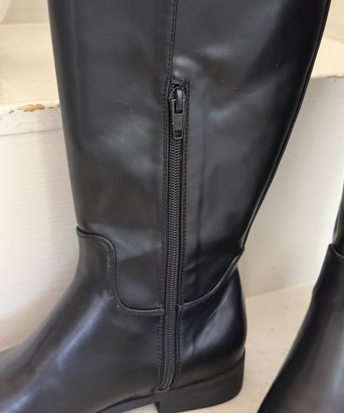 on:nue（オンニュ）の「【on:nue】[3色展開/5サイズ展開] ベルトアクセントロングブーツ（ブーツ・レディース・アイボリー/ブラック/ブラウン・23.0cm/23.5cm/24.0cm/24.5cm/25.0cm）」の16枚目の写真