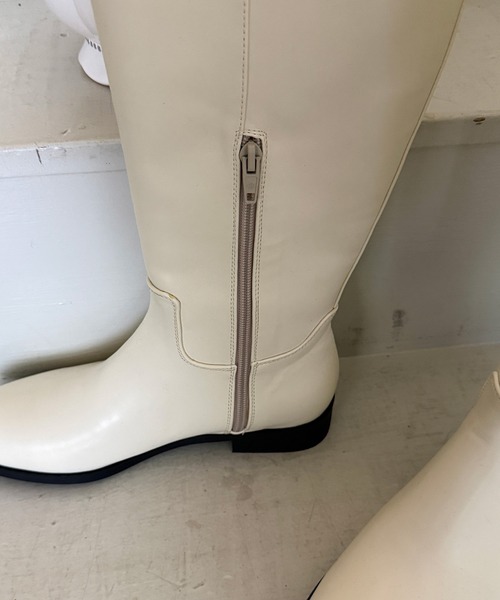 on:nue（オンニュ）の「【on:nue】[3色展開/5サイズ展開] ベルトアクセントロングブーツ（ブーツ・レディース・アイボリー/ブラック/ブラウン・23.0cm/23.5cm/24.0cm/24.5cm/25.0cm）」の11枚目の写真