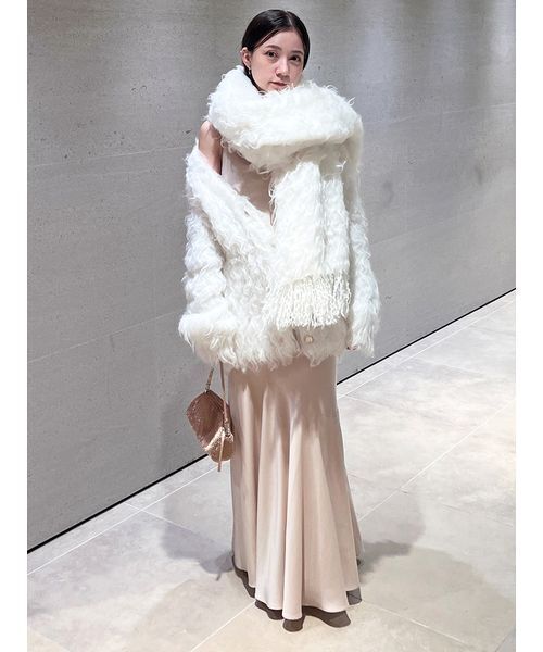 SNIDEL（スナイデル）の「ファーロングマフラー（マフラー・レディース・アイボリー/ライトピンク/ネイビー・F）」の9枚目の写真