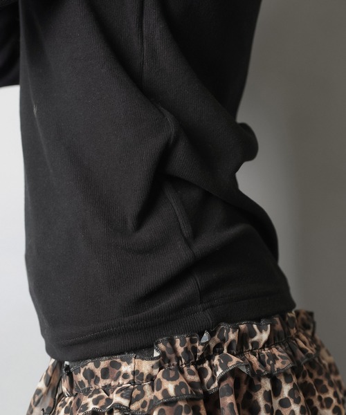 SPINNS(スピンズ)の「ギャル復活★スタッズが光る起毛テレコロンT(Tシャツ/カットソー・レディース・オフホワイト/杢グレー/ブラック・ONESIZE)」の15枚目の写真