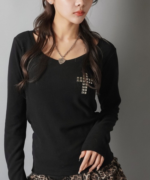 SPINNS(スピンズ)の「ギャル復活★スタッズが光る起毛テレコロンT(Tシャツ/カットソー・レディース・オフホワイト/杢グレー/ブラック・ONESIZE)」の4枚目の写真