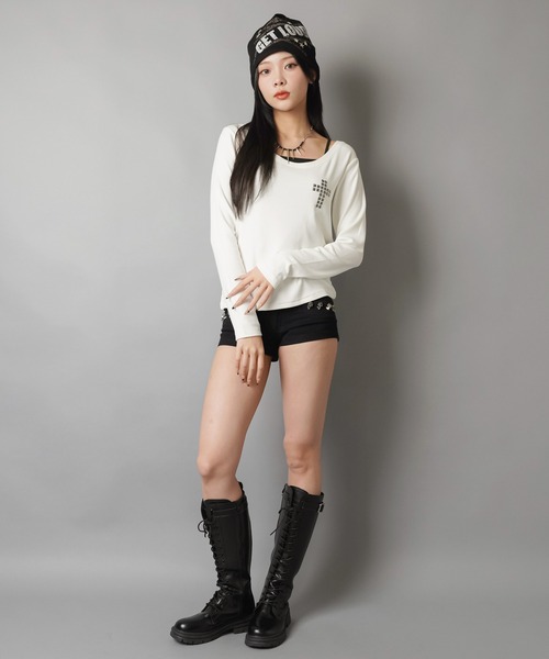 SPINNS(スピンズ)の「ギャル復活★スタッズが光る起毛テレコロンT(Tシャツ/カットソー・レディース・オフホワイト/杢グレー/ブラック・ONESIZE)」の22枚目の写真