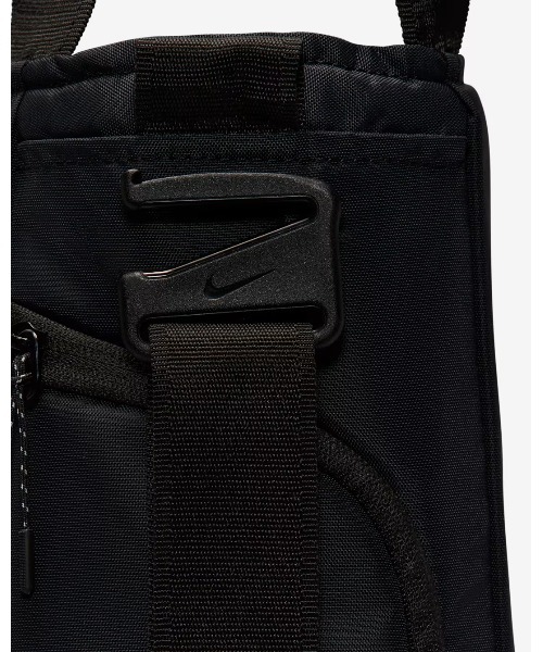 NIKE(ナイキ)の「《NIKEアパレル》Sportswear Commute(トートバッグ・メンズ・ブラック/グリーン系その他・フリー)」の7枚目の写真