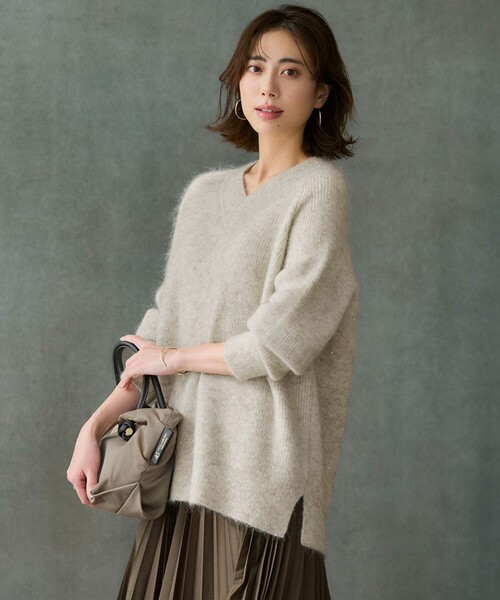23区(ニジュウサンク)の「モヘヤミックススパングル Vネック ニット(ニット/セーター・レディース・ピンク系/ライトグリーン系/ライトグレー系・38)」の2枚目の写真