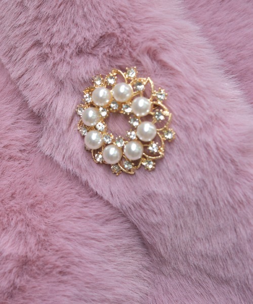 axes femme（アクシーズファム）の「ブローチ付きファーティペット（マフラー・レディース・ブラック/キナリ/ピンク・FREE）」の6枚目の写真