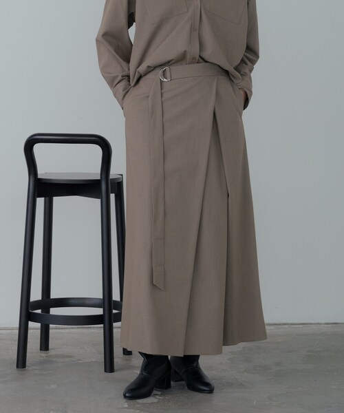 GALLEST（ギャレスト）の「Timeless｜ベルテッドロングスカート【セットアップ対応】（スカート・レディース・チャコールグレー/ベージュ/ライトグレー・40/34/36/38）」の3枚目の写真
